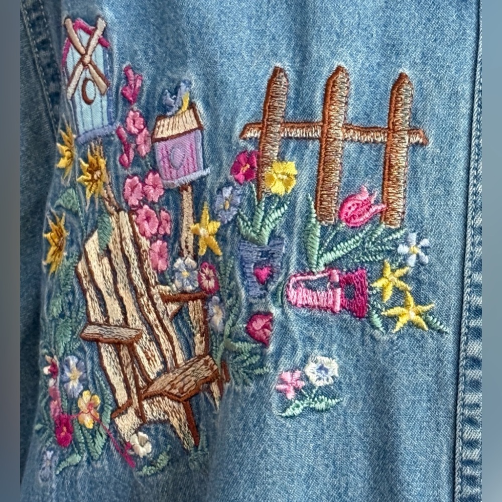 Vintage BOBBIE BROOKS WOMAN Cottagecore Embroidered Denim Shirt 14W/16W 1x - Picture 3 of 9